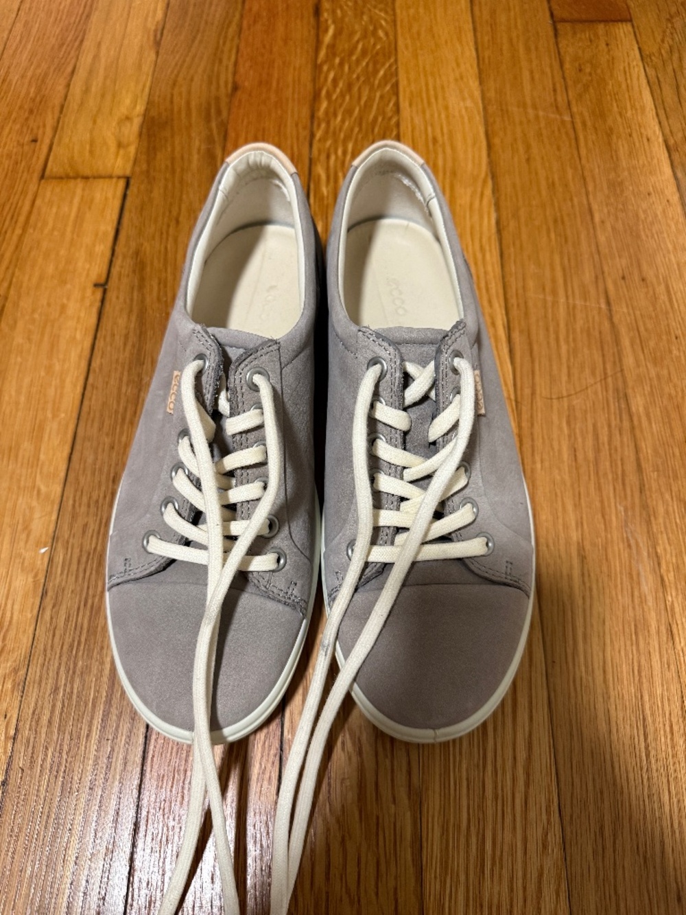 Ecco Sneakers